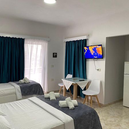 Hotel Vila Kafe Lukove Luaran gambar