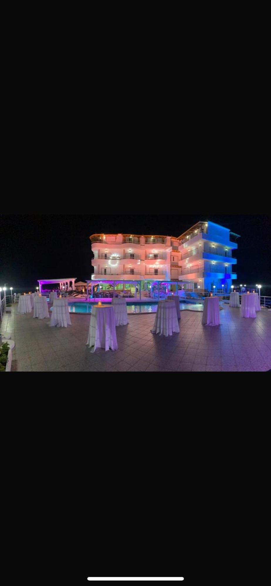 Hotel Vila Kafe Lukove Luaran gambar