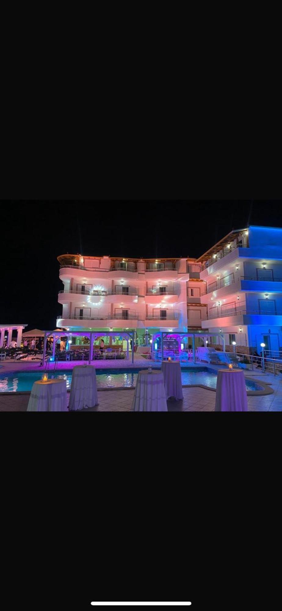 Hotel Vila Kafe Lukove Luaran gambar