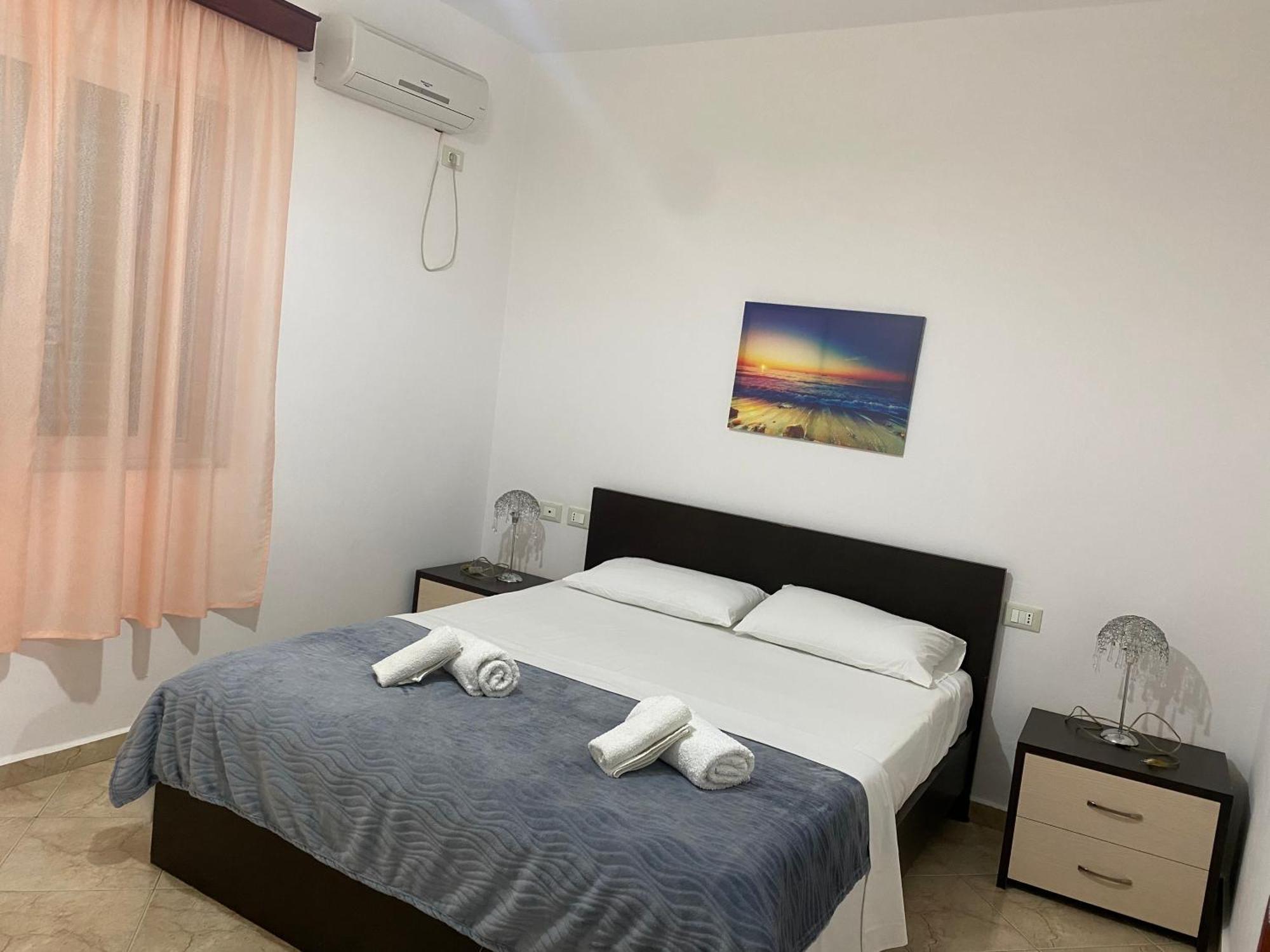 Hotel Vila Kafe Lukove Luaran gambar