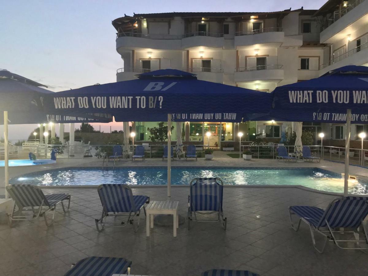 Hotel Vila Kafe Lukove Luaran gambar